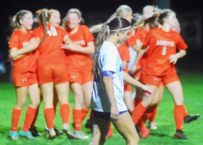 Marietta girls oust Warren in district quarterfinals